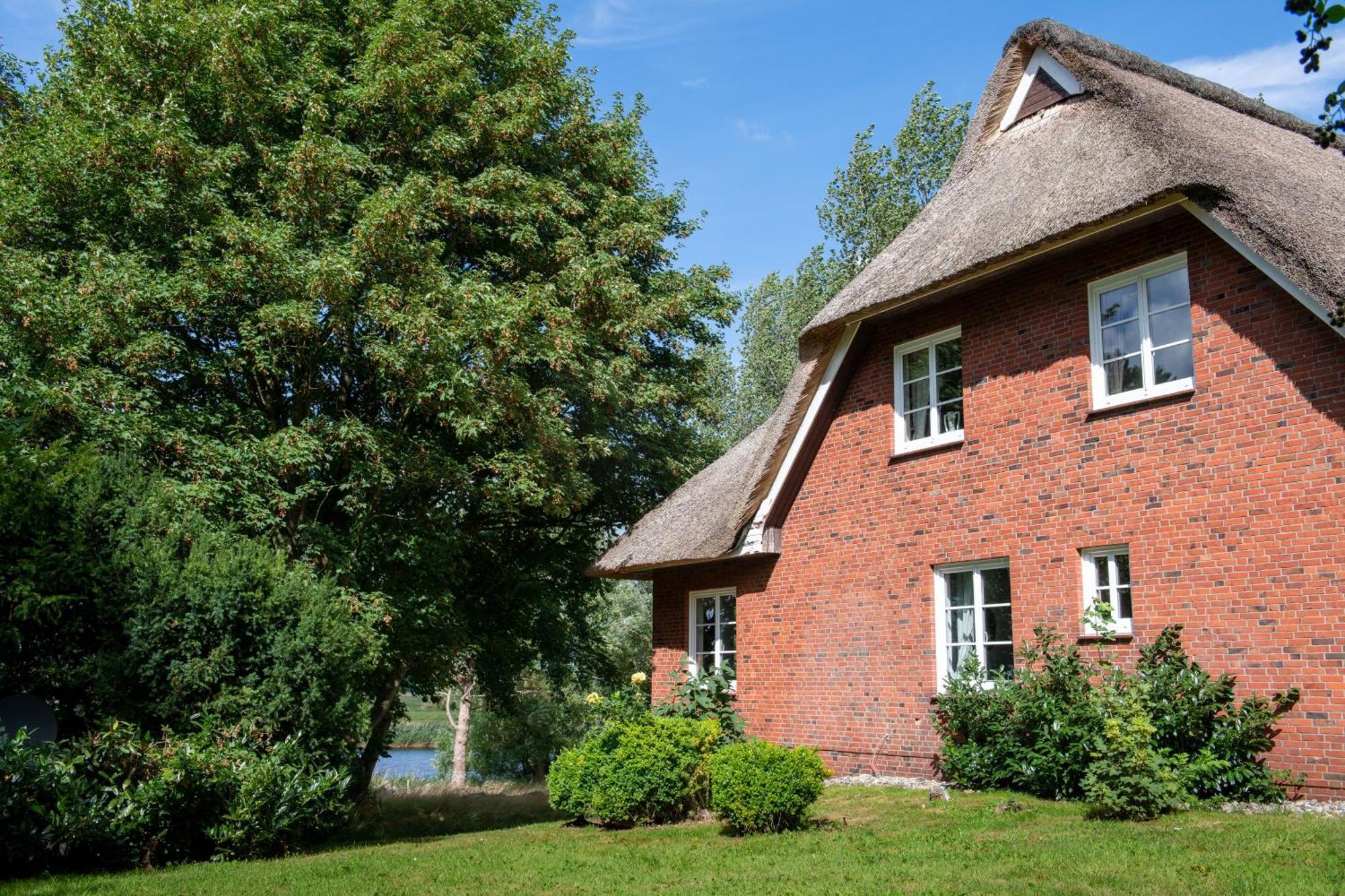 Reetdachhaus Eiderblick Villa Breiholz Екстериор снимка