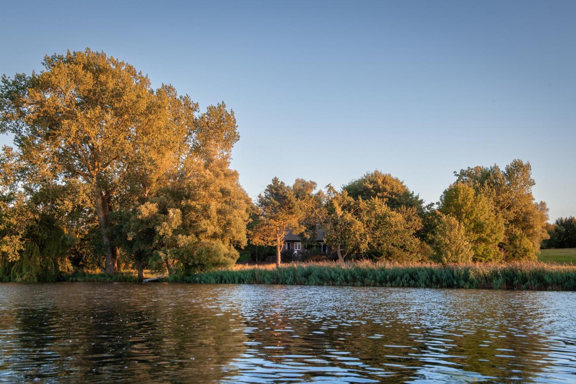 Reetdachhaus Eiderblick Villa Breiholz Екстериор снимка