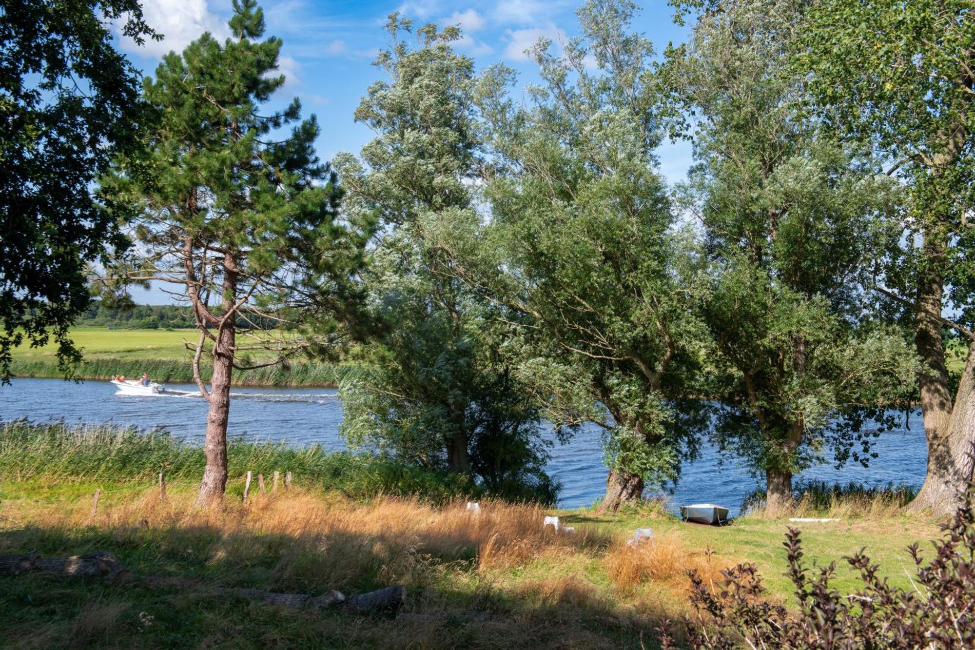 Reetdachhaus Eiderblick Villa Breiholz Екстериор снимка
