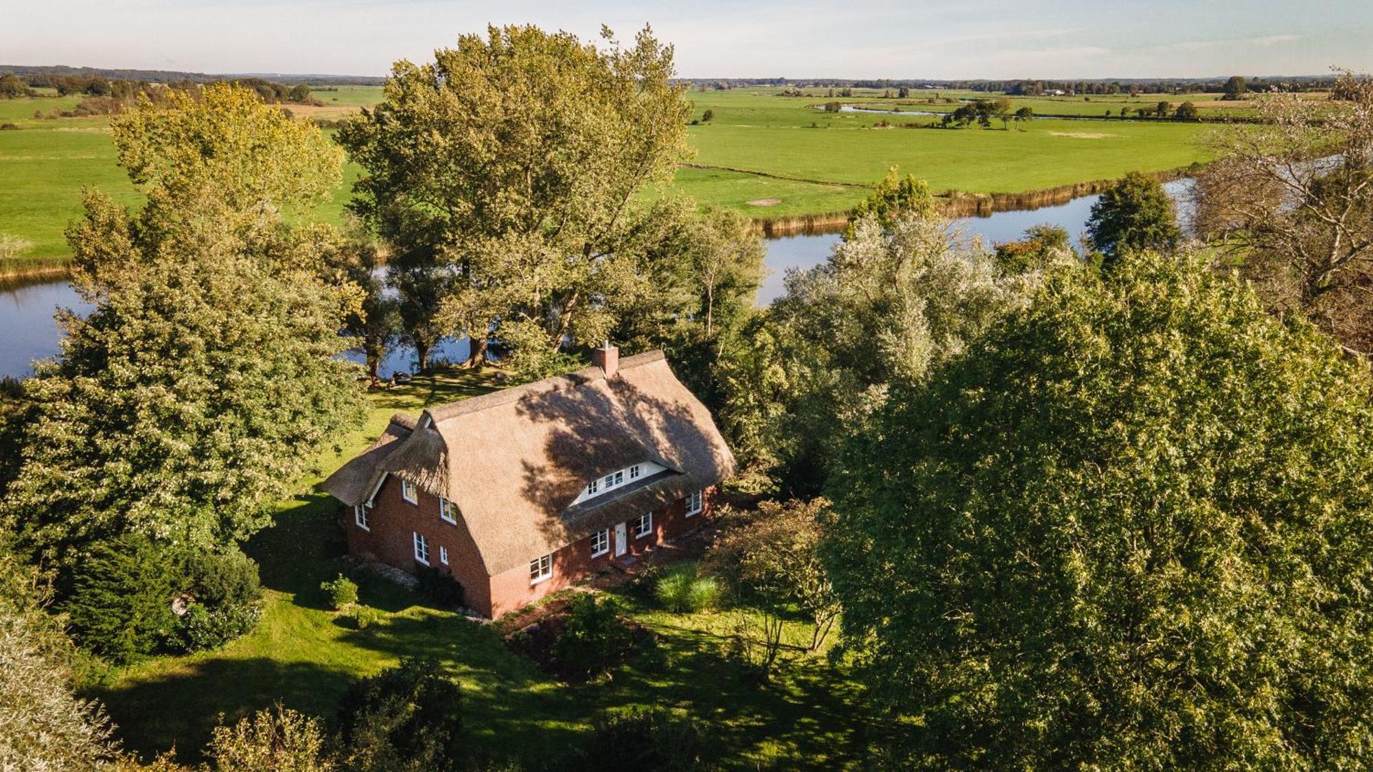 Reetdachhaus Eiderblick Villa Breiholz Екстериор снимка